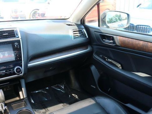Used 2019 Subaru Outback 2.5i Limited AWD/4WD image 14