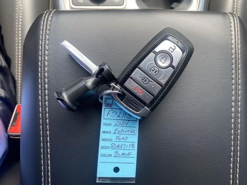 Used 2024 Ford Explorer XLT w/ Equipment Group 202A AWD/4WD image 46