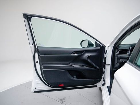 Used 2023 Toyota Camry SE image 22