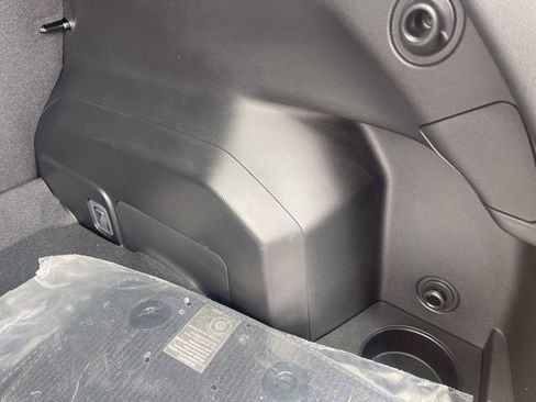 Used 2025 Subaru Crosstrek 2.0i image 12