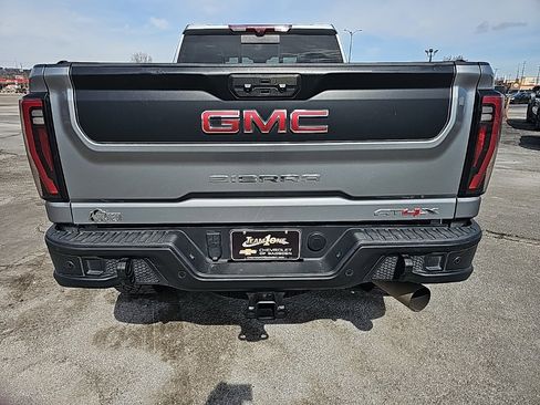 Used 2024 GMC Sierra 2500 AT4X w/ AT4X AEV Edition image 16