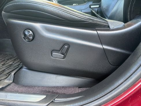 Used 2017 Jeep Grand Cherokee SRT image 16