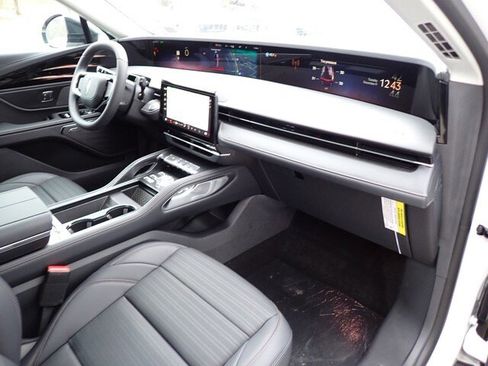 New 2026 Lincoln Nautilus Reserve image 12