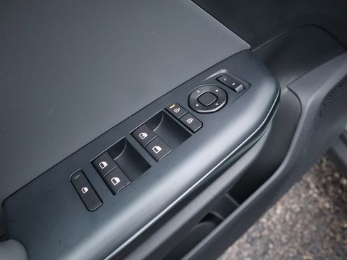 New 2025 Kia K4 LXS image 19