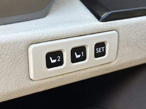 Used 2022 Lexus GX 460 image 16