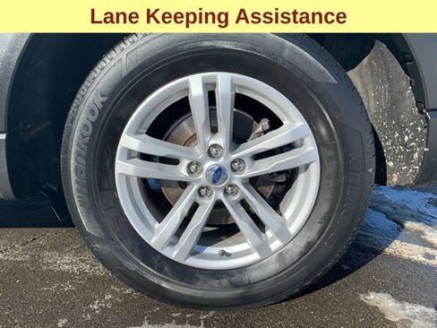 Used 2022 Ford Explorer XLT w/ Equipment Group 202A image 9