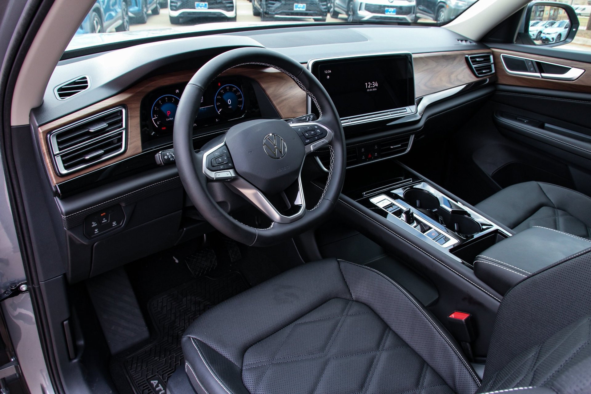 Used 2026 Volkswagen Atlas SE FWD image 9