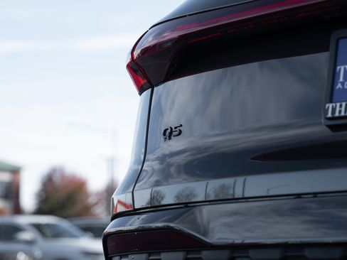 New 2025 Audi Q5 Prestige image 28