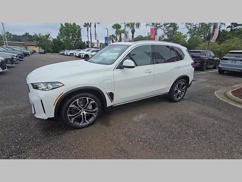 New 2026 BMW X5 xDrive50e w/ Premium Package image 23