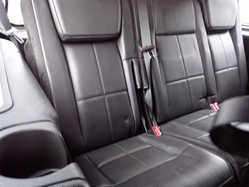 Used 2011 Lincoln Navigator 4WD image 21