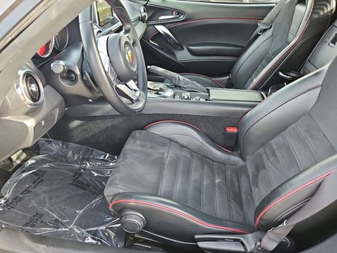 Used 2019 FIAT 124 Spider Abarth w/ Visibility Group image 15