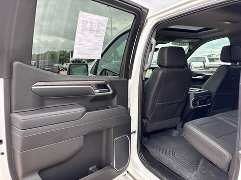 Used 2025 Chevrolet Silverado 1500 LTZ AWD/4WD image 27
