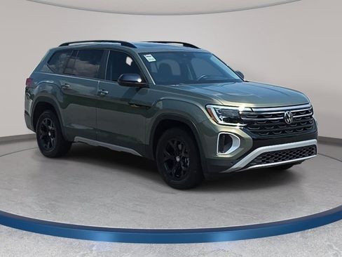 Used 2024 Volkswagen Atlas Peak Edition SEL AWD/4WD image 3