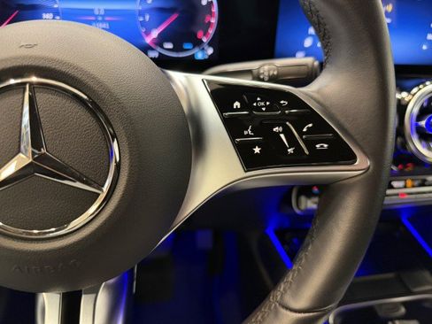 Certified 2025 Mercedes-Benz GLA 250 250 image 23