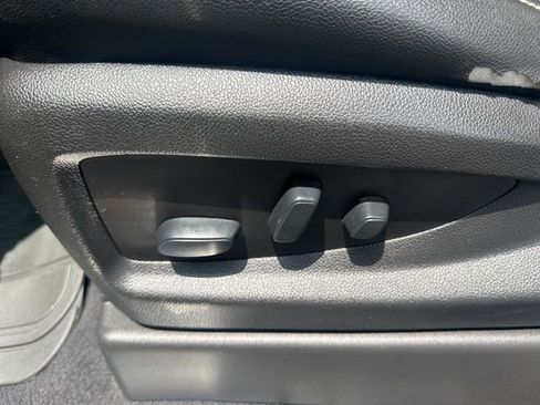 Used 2019 Chevrolet Tahoe LT image 11