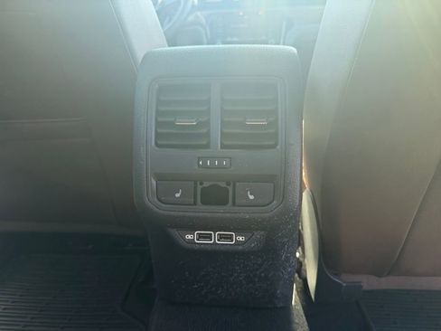 Used 2022 Volkswagen Passat 2.0T image 20