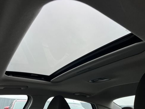 Used 2025 Hyundai Elantra SEL image 29