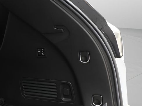 Used 2023 Buick Enclave Avenir w/ Avenir Technology Package image 30