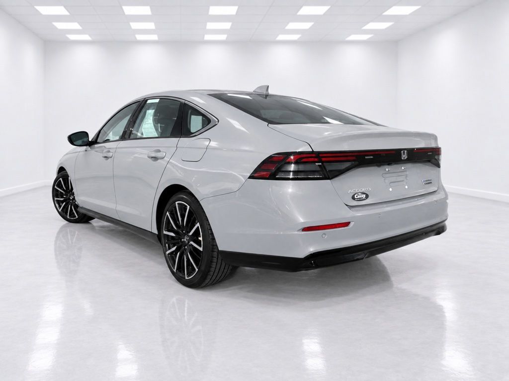Used 2023 Honda Accord Touring image 9