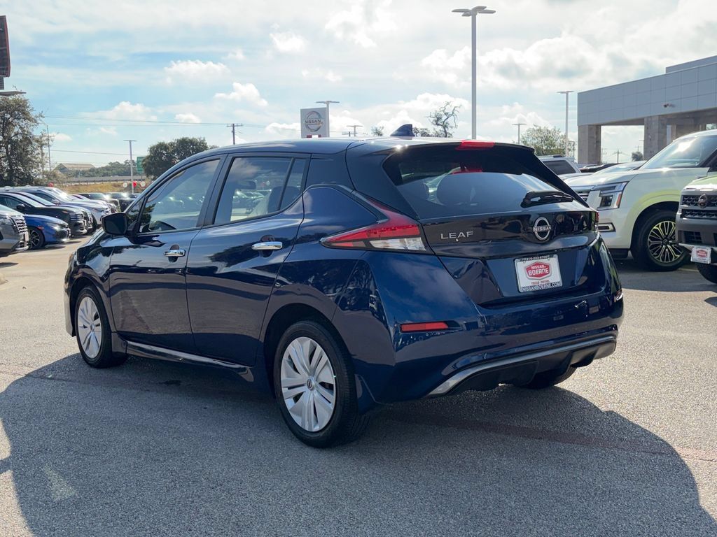 Used 2025 Nissan Leaf S FWD image 6