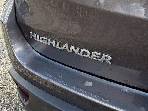 Used 2019 Toyota Highlander XLE image 31