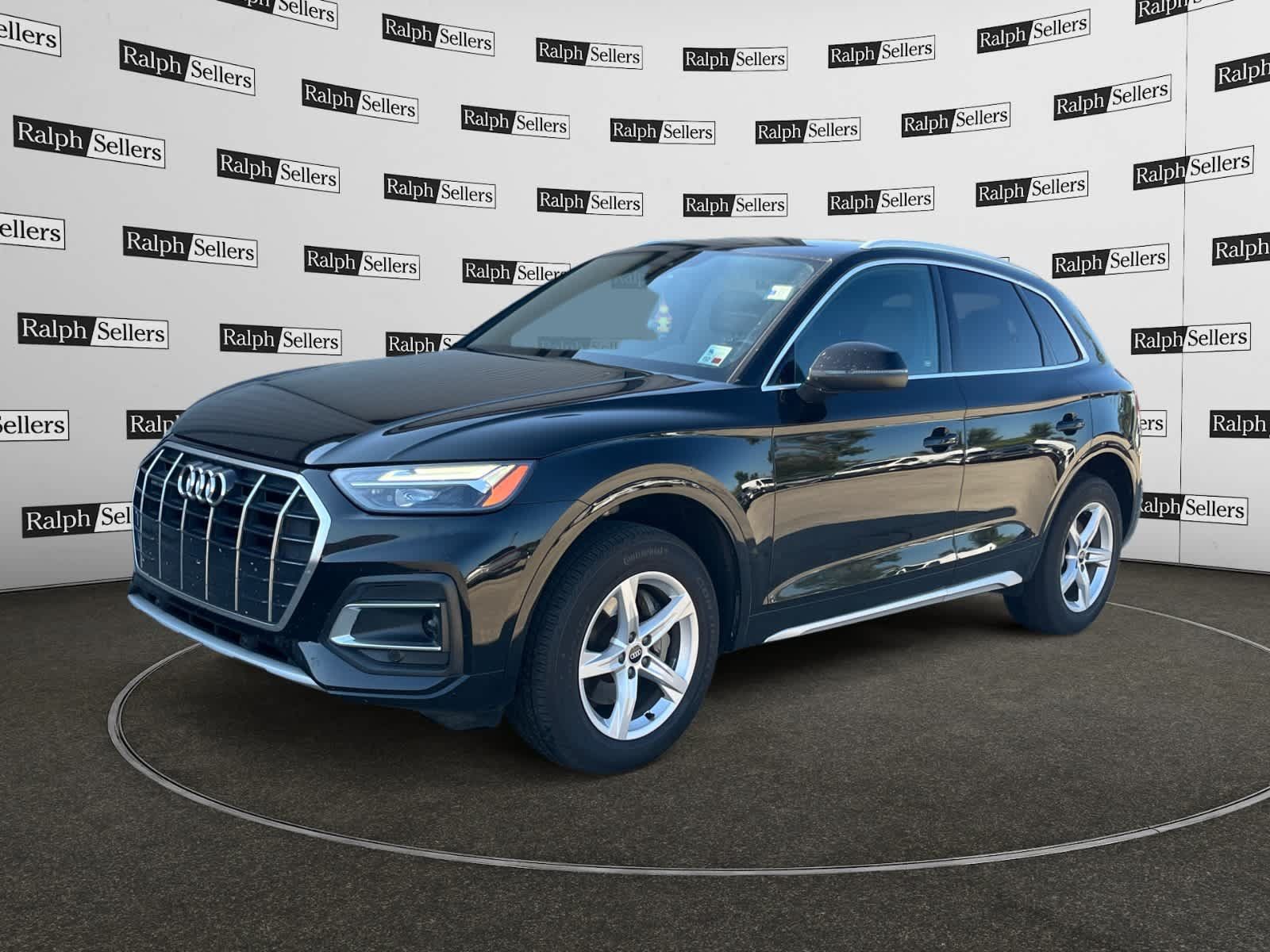 Used 2021 Audi Q5 2.0T Premium w/ Convenience Package AWD/4WD image 2