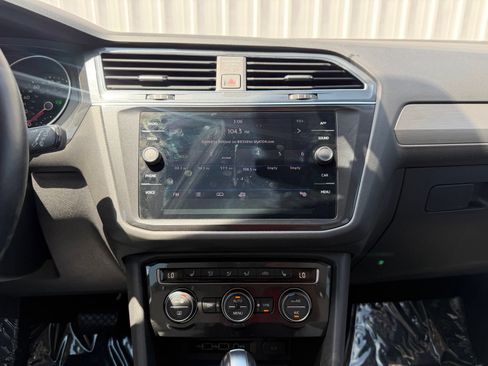 Used 2019 Volkswagen Tiguan SE FWD image 15
