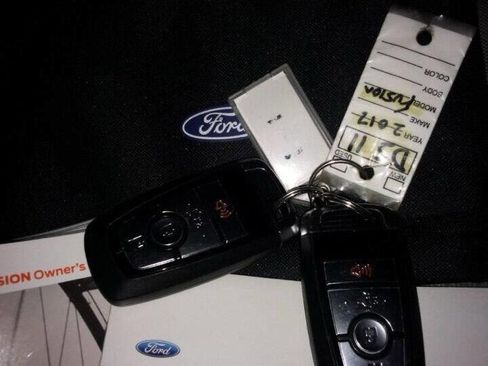 Used 2017 Ford Fusion SE image 41