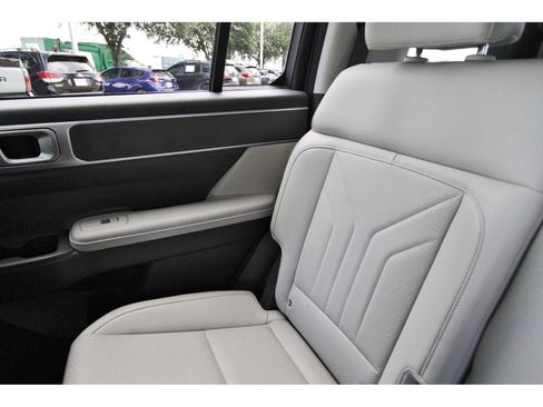 Used 2025 Hyundai Santa Fe SEL AWD/4WD image 11