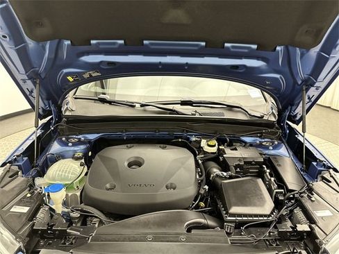 Used 2021 Volvo XC40 T5 R-Design w/ Advanced Package image 26