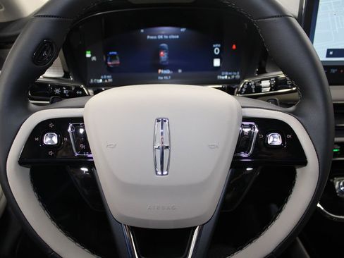 New 2026 Lincoln Corsair Premiere image 35