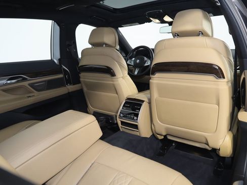 Used 2020 BMW 745e xDrive image 16