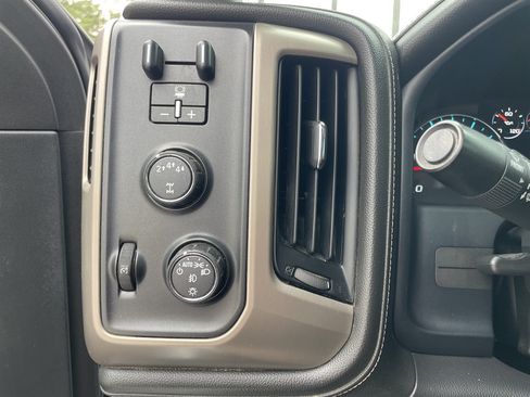 Used 2017 GMC Sierra 2500 Denali w/ Duramax Plus Package AWD/4WD image 36