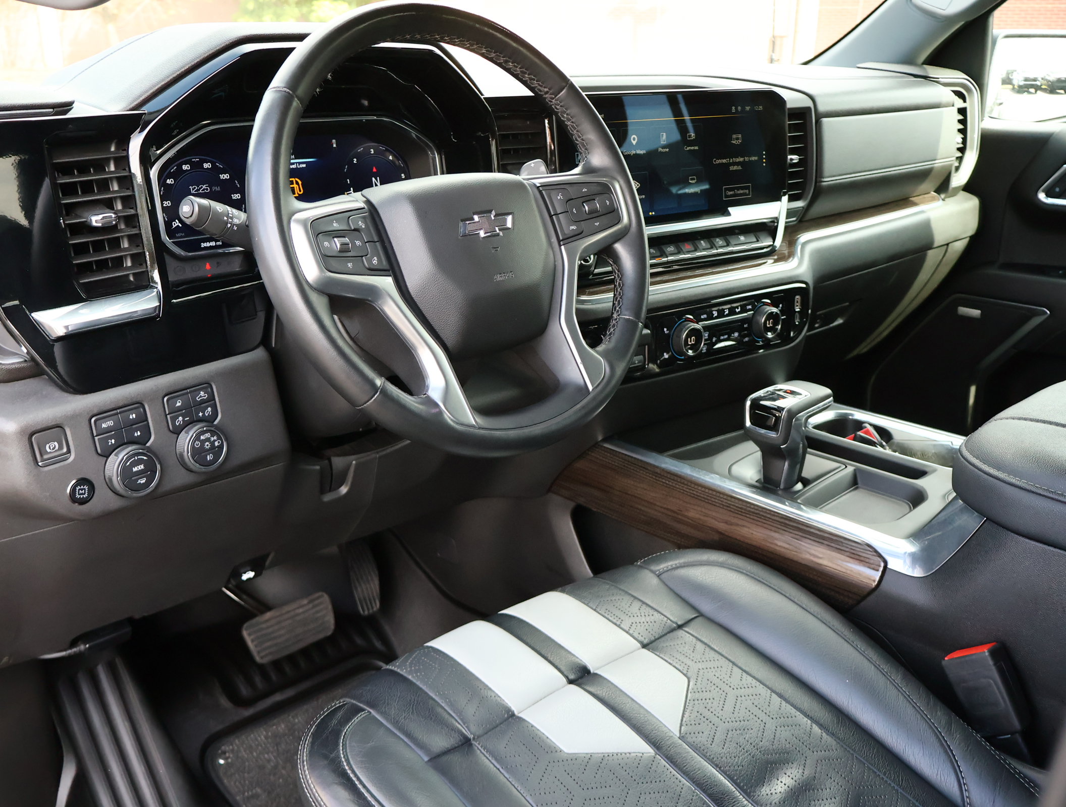 Used 2023 Chevrolet Silverado 1500 RST w/ All Star Edition Plus AWD/4WD image 2
