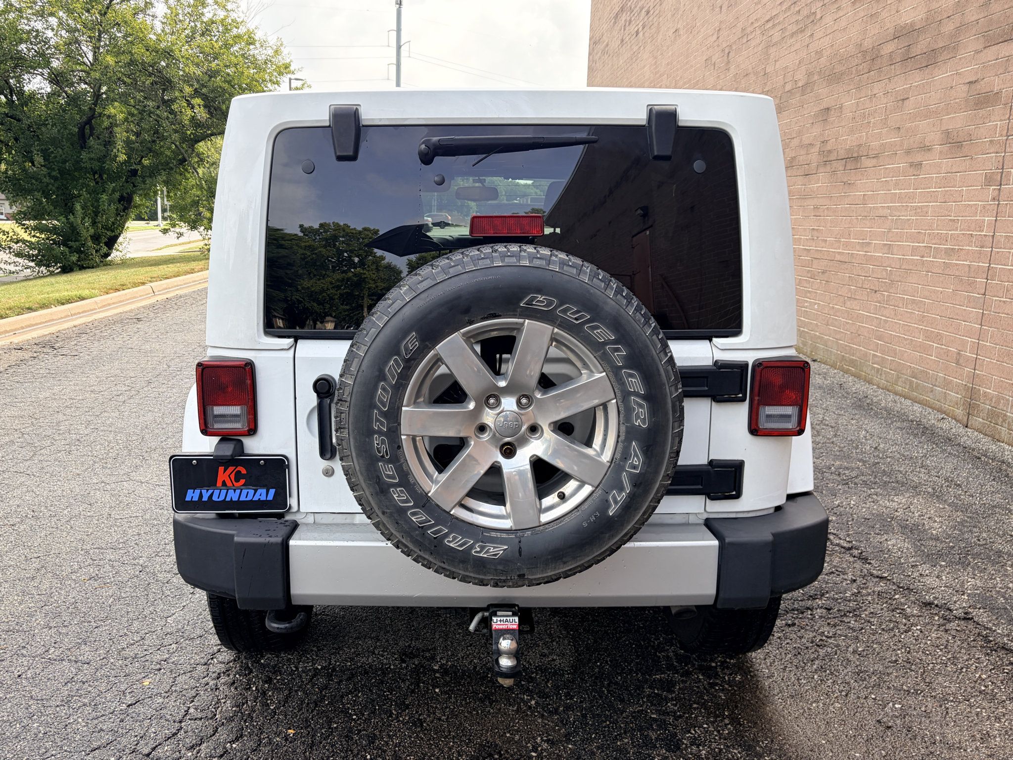 Used 2013 Jeep Wrangler Unlimited Sahara w/ Connectivity Group AWD/4WD image 4
