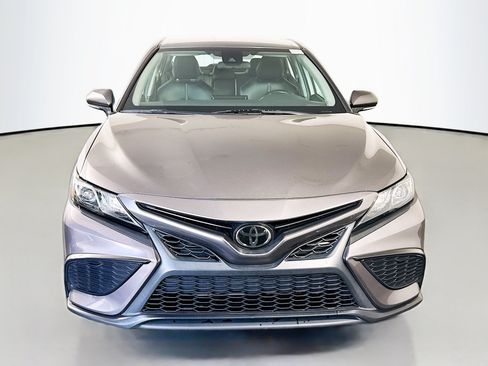 Used 2023 Toyota Camry SE FWD image 2