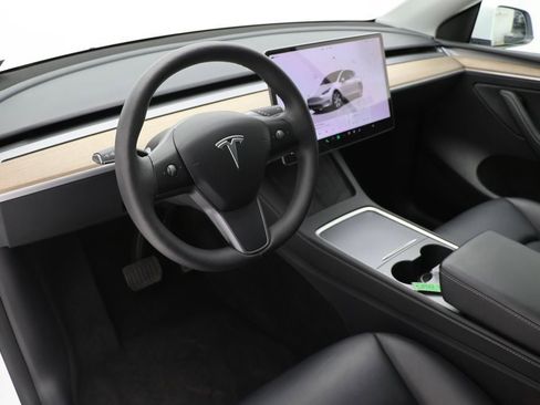 Used 2023 Tesla Model Y Long Range image 14