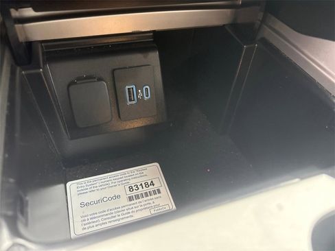 Used 2023 Ford Explorer 4WD image 24