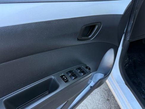 Used 2013 Chevrolet Spark LT image 10