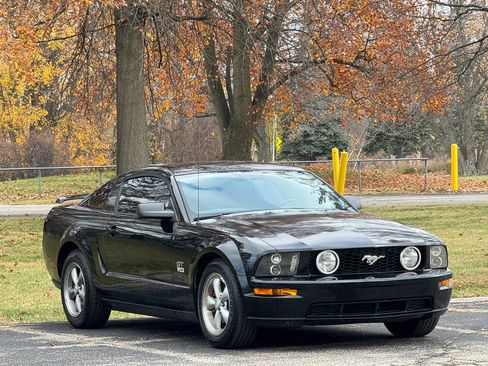 Used 2008 Ford Mustang GT image 2