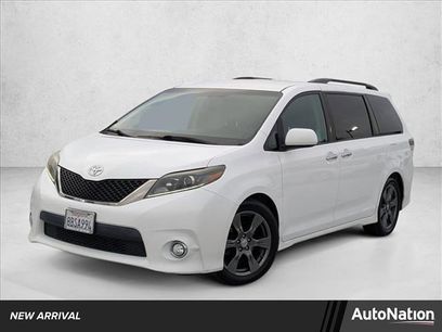 Used 2017 Toyota Sienna SE