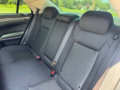 Used 2022 Chrysler 300 Touring w/ Sport Appearance Package RWD image 11
