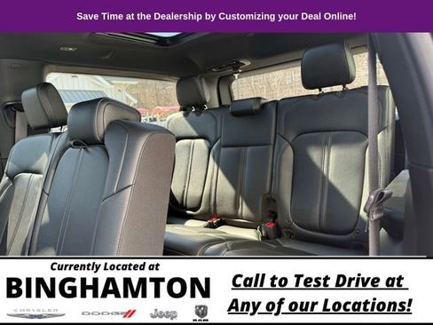 Used 2023 Jeep Wagoneer 4WD w/ Premium Group I image 20