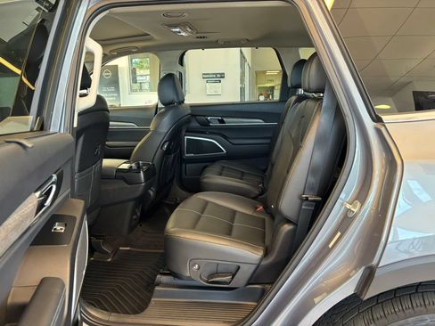 Used 2021 Kia Telluride EX w/ EX Premium Package AWD/4WD image 26