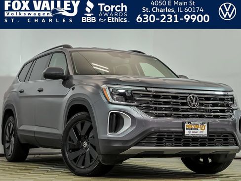 Certified 2024 Volkswagen Atlas SE w/ Black Wheel Package AWD/4WD image 1
