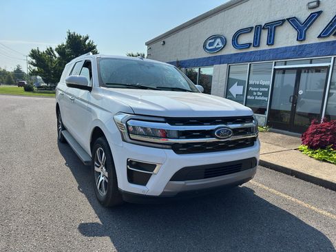 Used 2024 Ford Expedition Max Limited RWD image 2