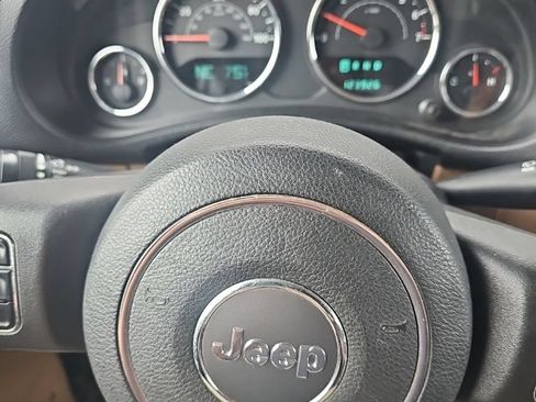 Used 2012 Jeep Wrangler Sahara w/ Connectivity Group AWD/4WD image 8