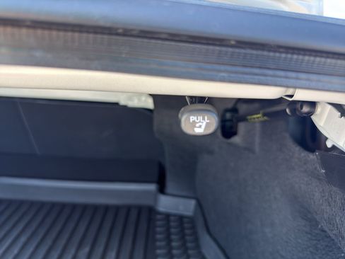 Used 2024 Toyota Camry SE image 8