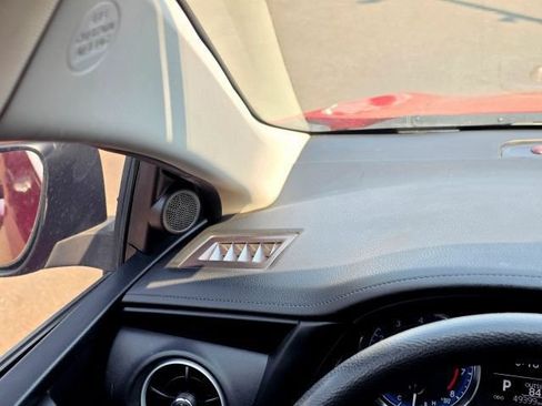 Used 2017 Toyota Corolla LE w/ Carpet Mat Package (TMS) FWD image 24