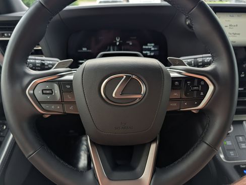 Used 2025 Lexus GX 550 w/ Accessory Package (2T) AWD/4WD image 25